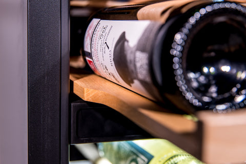 Vinata Tenibres wijnkoelkast - vol glazen deur - 18 flessen