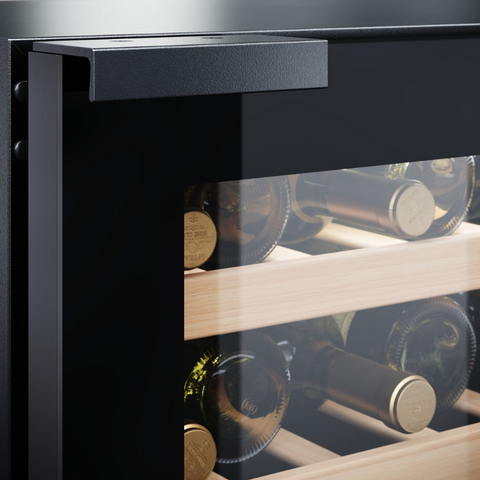 Dometic Wijnkoelkast | Glazen deur | 2 Temperatuurzones | Black Edition | 18 flessen