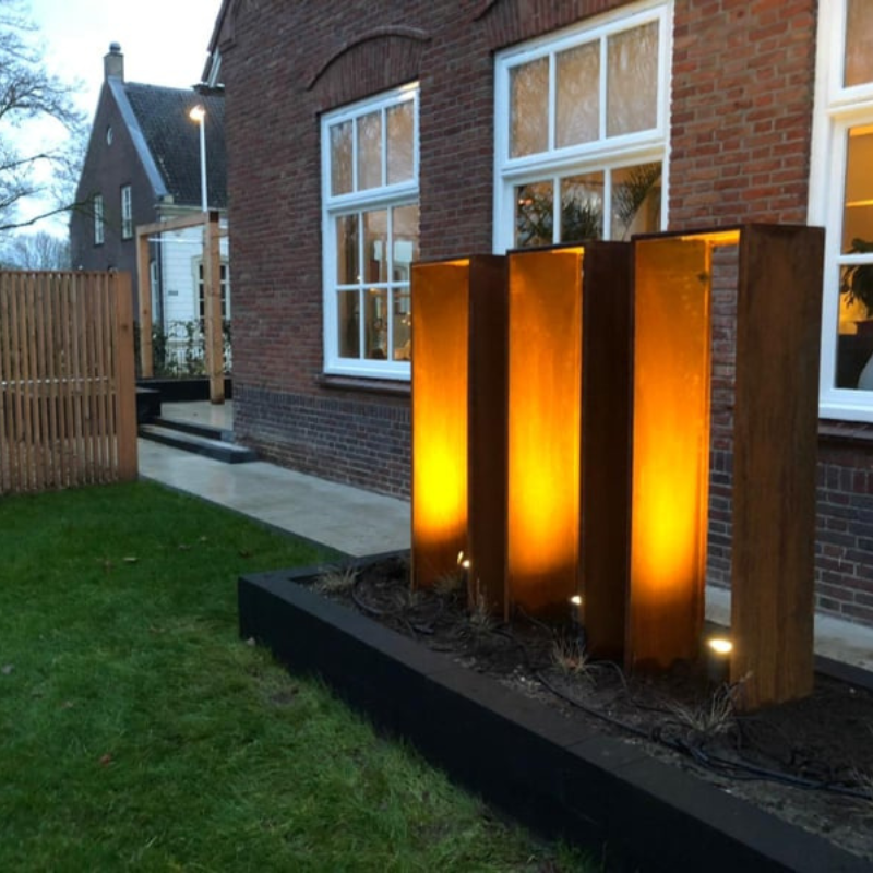 Socle en U acier corten et range-bûches